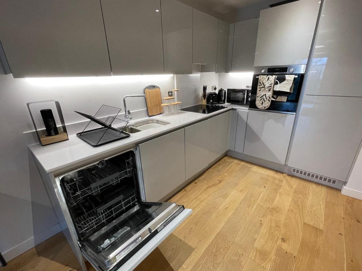 Stunning 2-Bed Apartment In Bristol With Parking Exterior foto